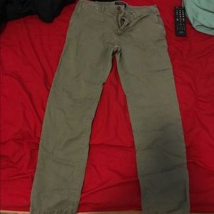 American eagle Men’s Olive pants